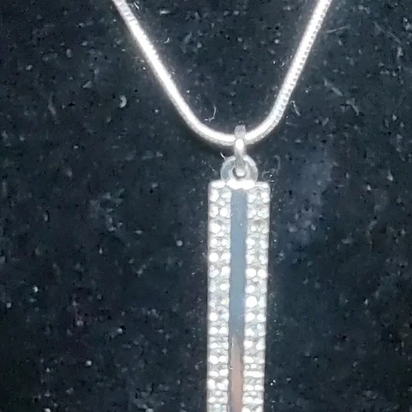 Nine West Rhinestone Silvertone Pendant Necklace Adjustable 18" - 20" - Picture 2 of 4